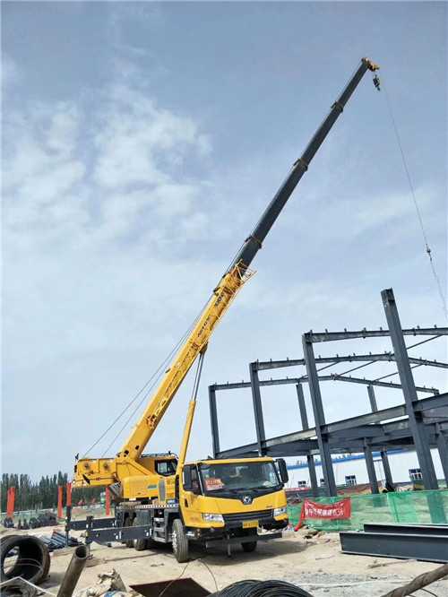 沁县超高层建筑钢结构吊装案例